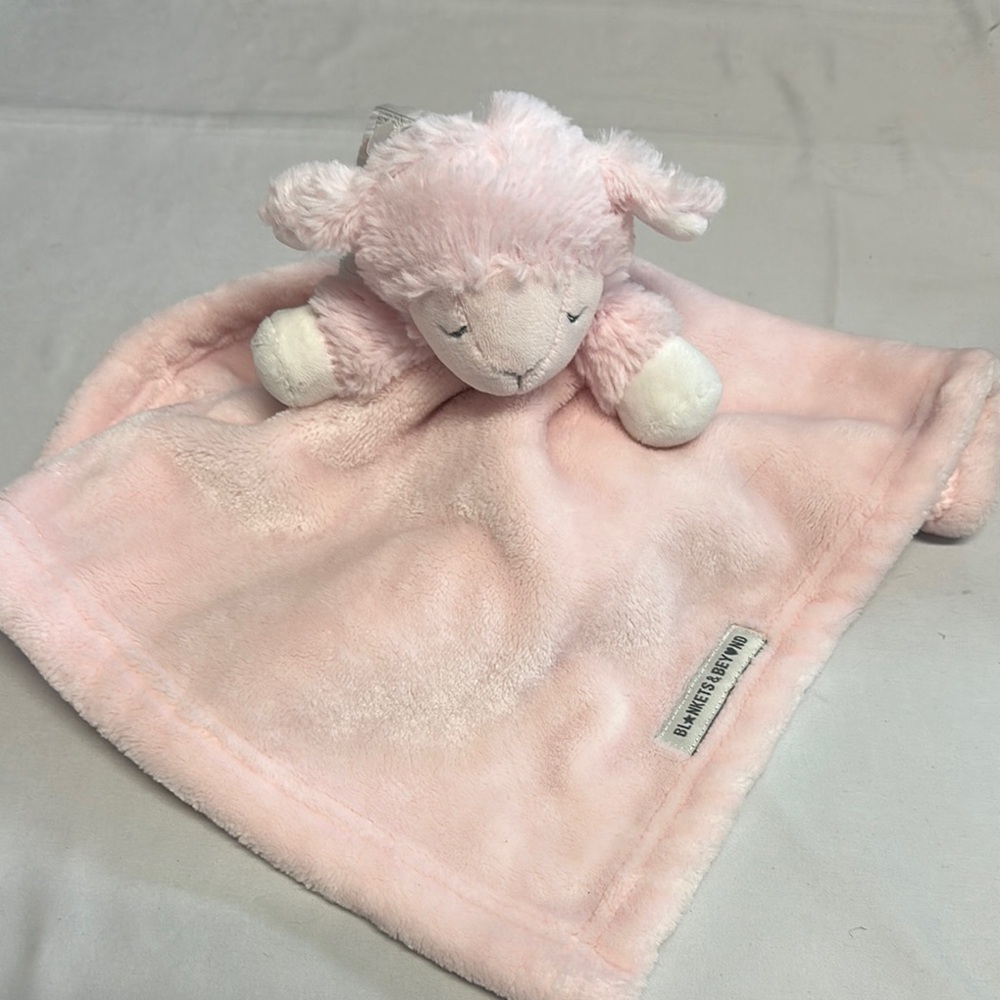 🐥 Blankets & Beyond - NWT - Plush Pink and White Security Blanket with Toy